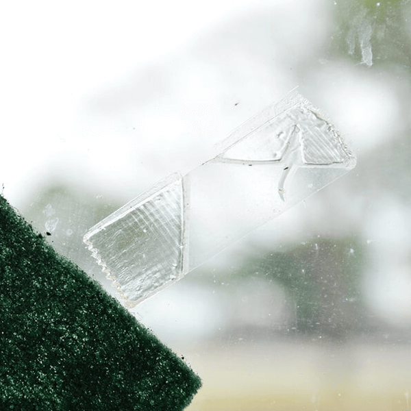 Camdaki Bant İzleri Nasıl Gider? Kimyasalsız Pratik Çözümler : Kapak Görseli